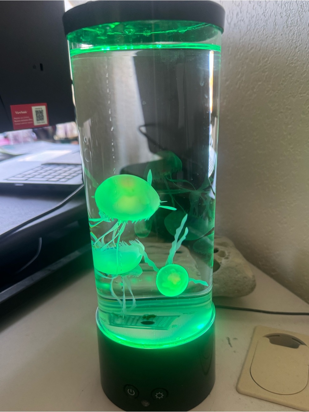 LED Jellyfish Aquarium Lamp - Color Changing Lights